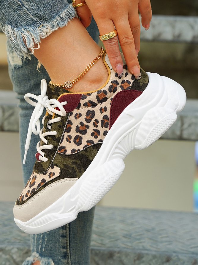 Leopardo Camuflaje Con Remiendo Torpe Zapatilla Deportiva